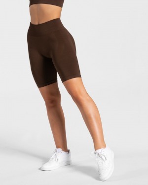 Brown Women's Teveo Charming Scrunch Shorts | 2684-SGROH