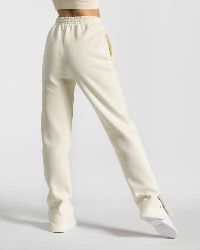 White Women's Teveo Sassy Slit Jogger | 3741-WKJQN